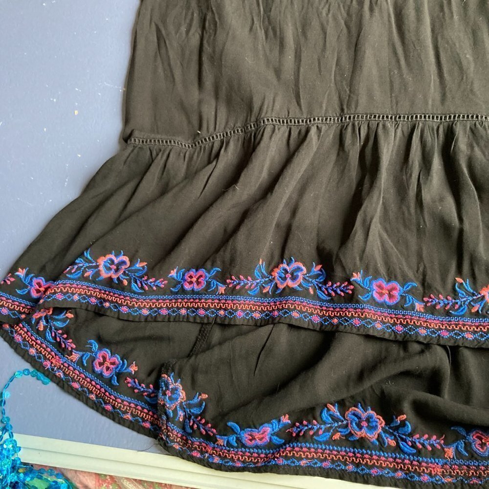 Time and Tru Hi-Lo Embroidered Skirt, Size XL(16-18)
